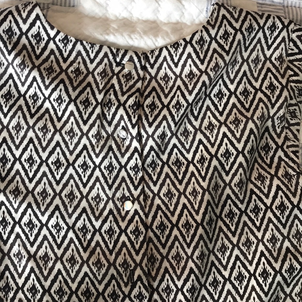 Button-Back Blouse - Picture 2 of 4